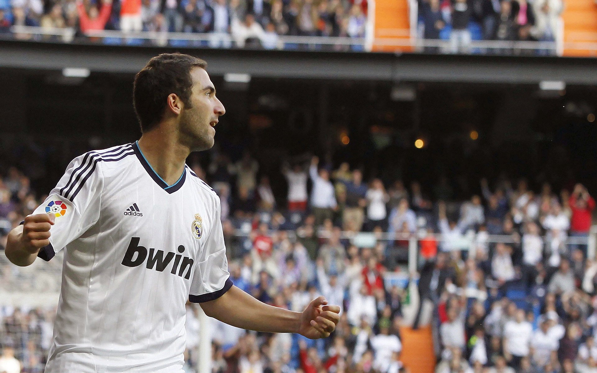 弗拉门戈新秀球员表现亮眼，弗拉门戈球衣